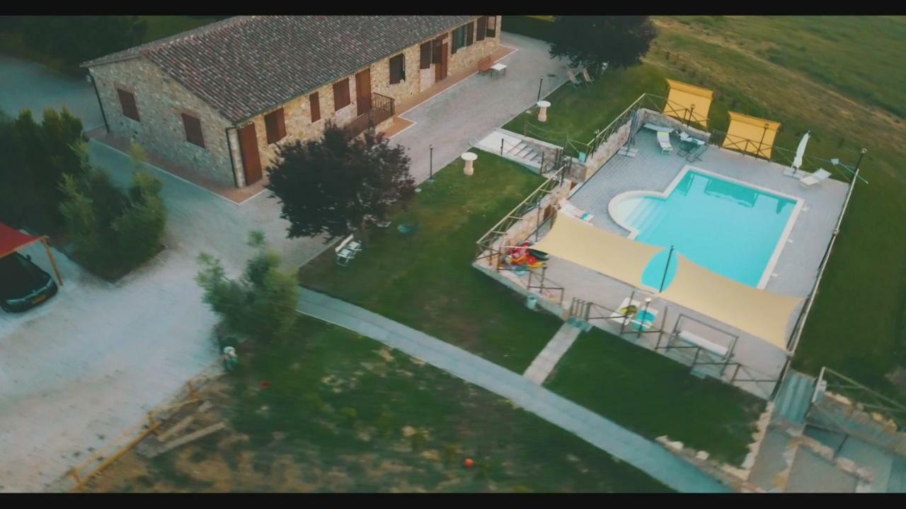 Agriturismo Il Falco تودي المظهر الخارجي الصورة